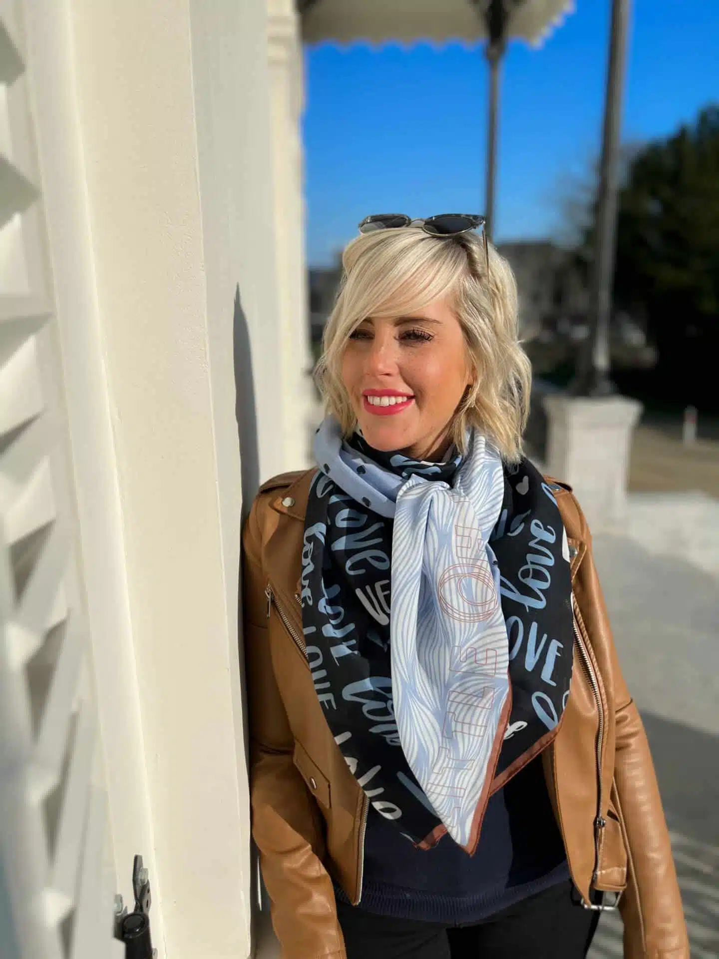 Foulard 140x140 - Love bleu ciel