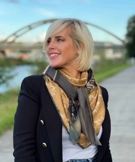 Alternative view of Foulard 140x140 - Voyage voyage